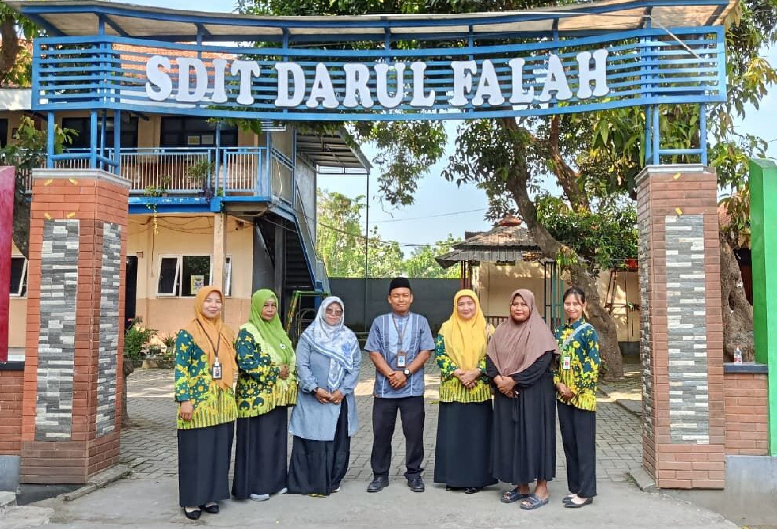 KANTIN HALAL SD ITDARUL ALAH CANDISARI 